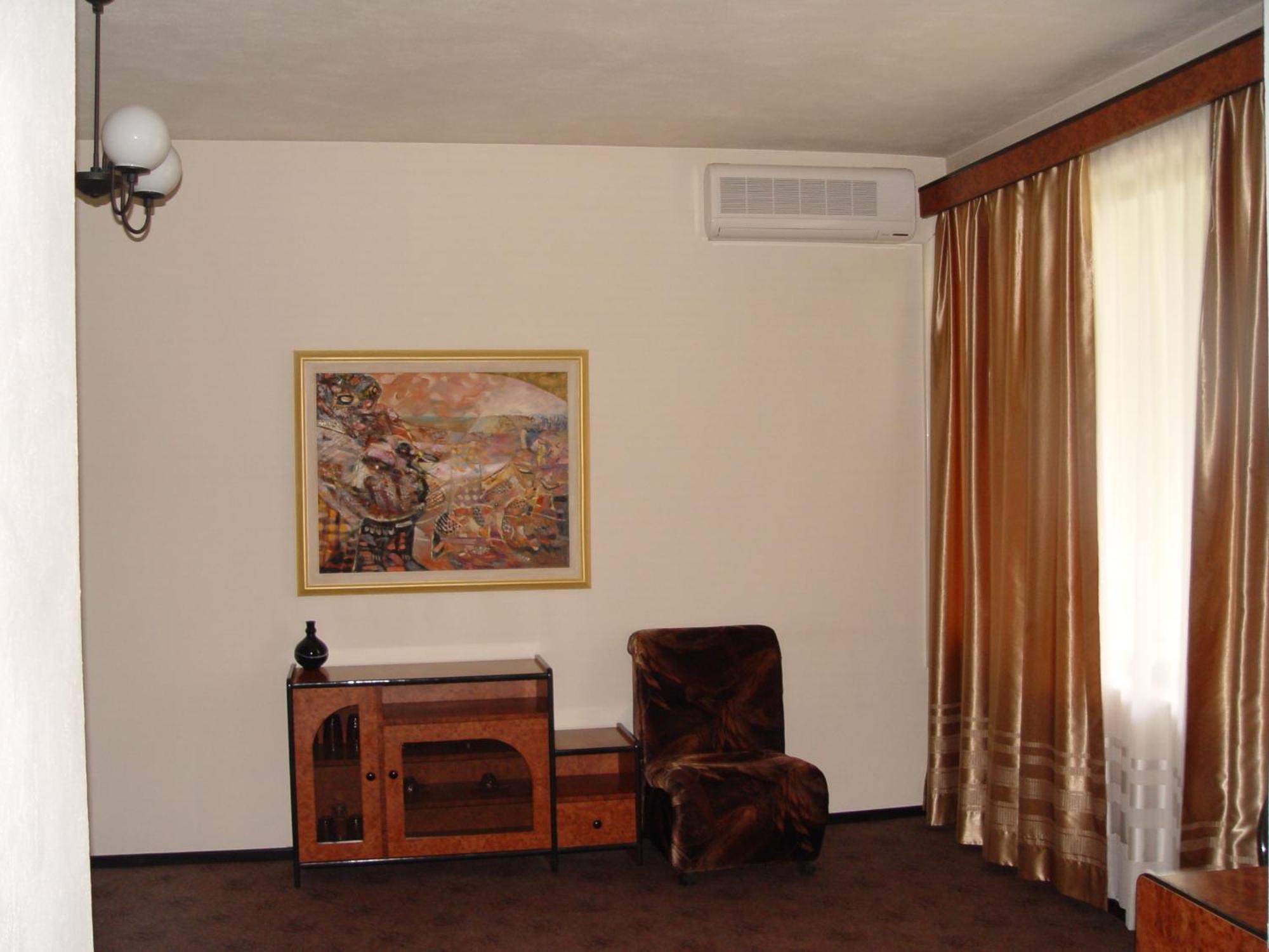 Family Hotel Gabrovo Exterior photo