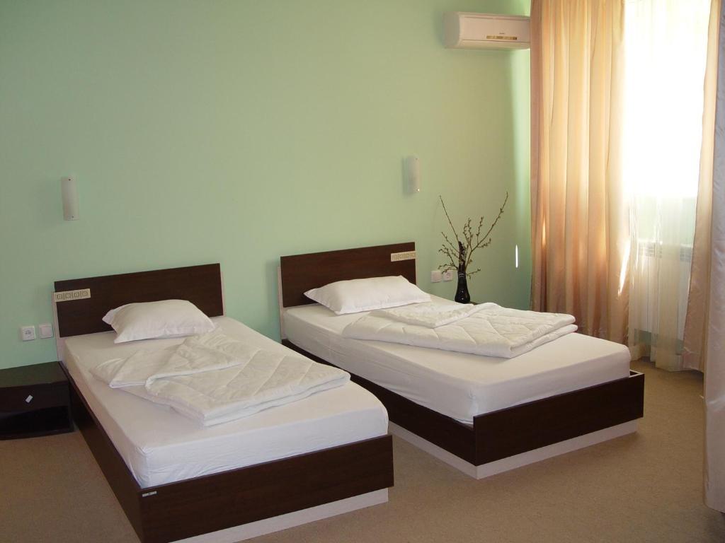 Family Hotel Gabrovo Exterior photo